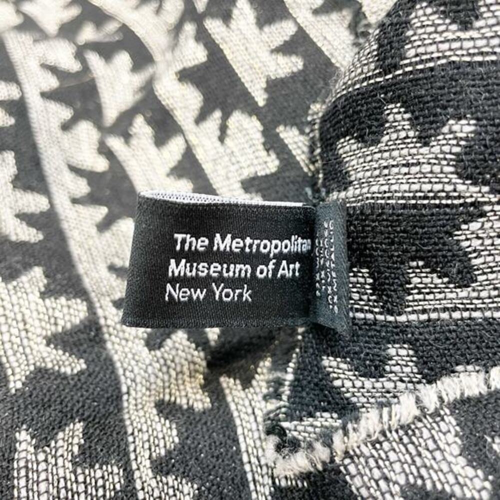 The Met Unisex Geometric Print Black Gray Wool Blend Oblong Scarf - Picture 4 of 6